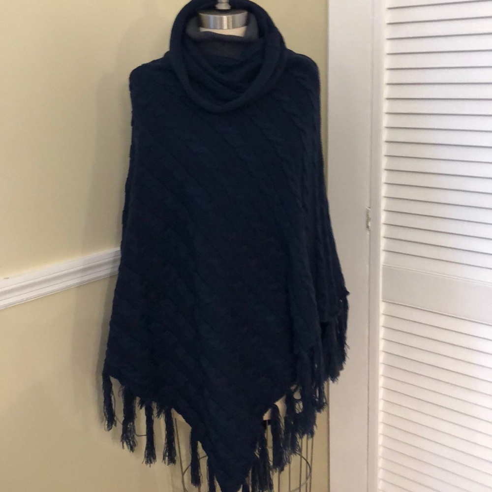 🥰Bundle of 2 Ponchos-Like New